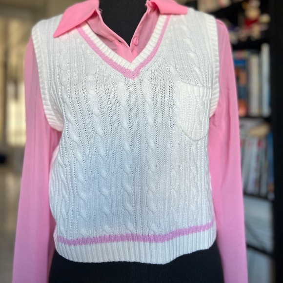 Cozy White and Pink V-Neck Sweater with Soft Knit and Classic Fit - Picture 3 of 8